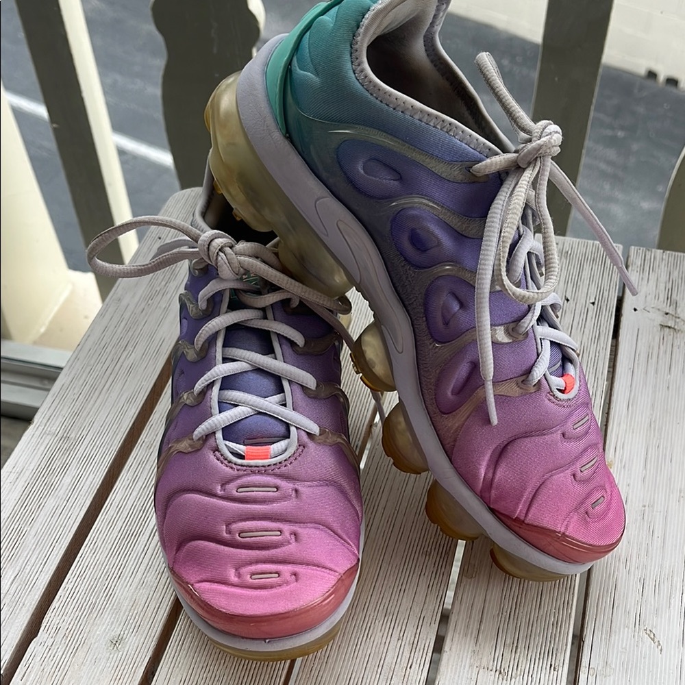 Nike Women's Athletic Shoes - Pink and Purple Vapormax Plus
